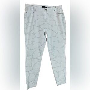 Ashley Stewart white embellished bling denim straight skinny artsy jeans size 18